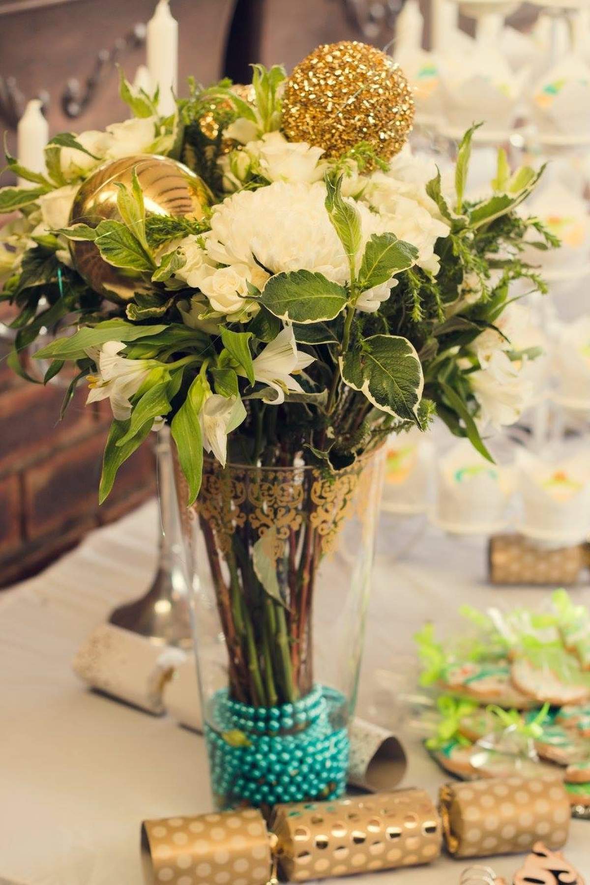 christmas-celebration-christmas-holiday-party-ideas-photo-5-of-65