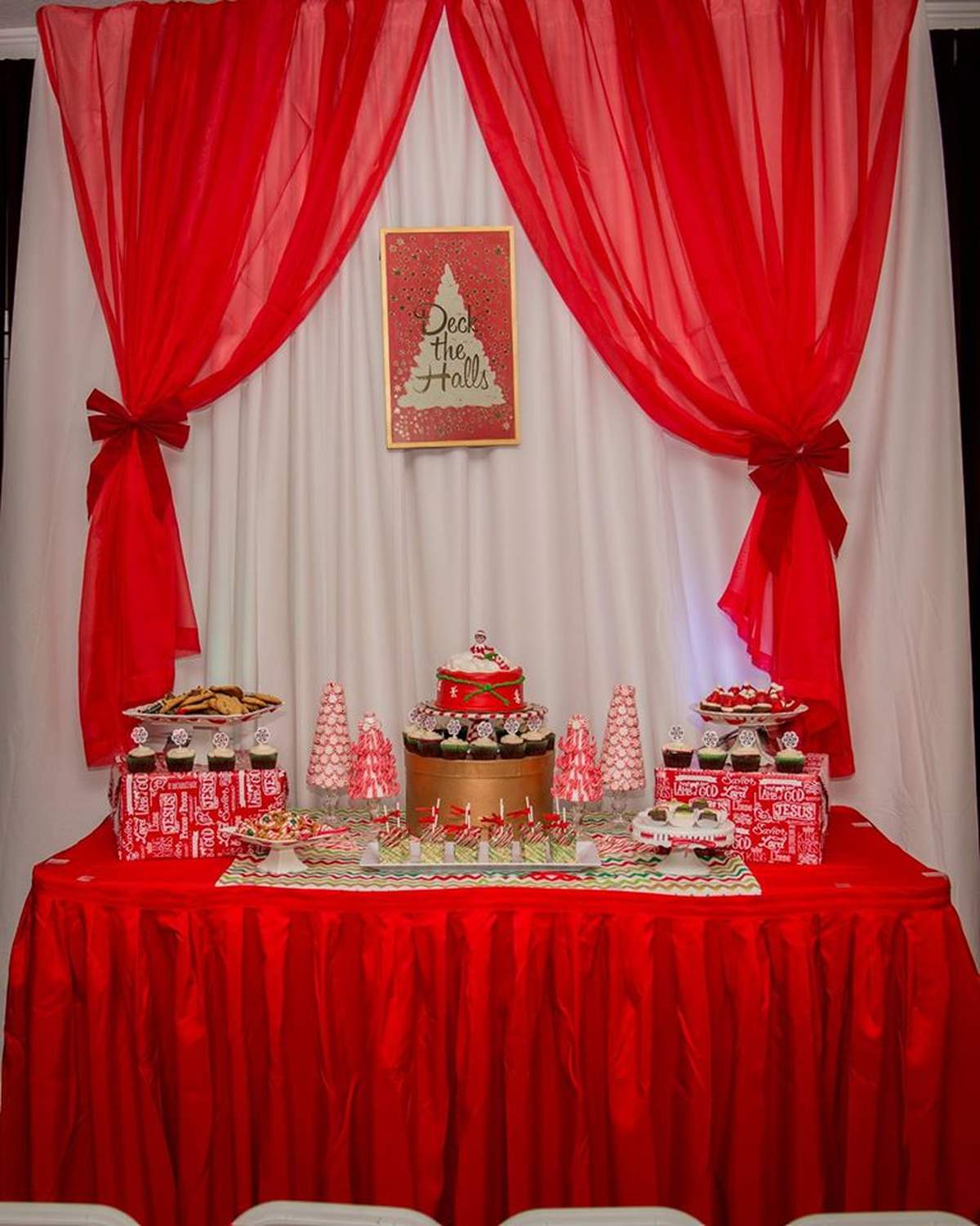 Isabella & Brooklyn's Annual Gingerbread House Party - Gingerbread