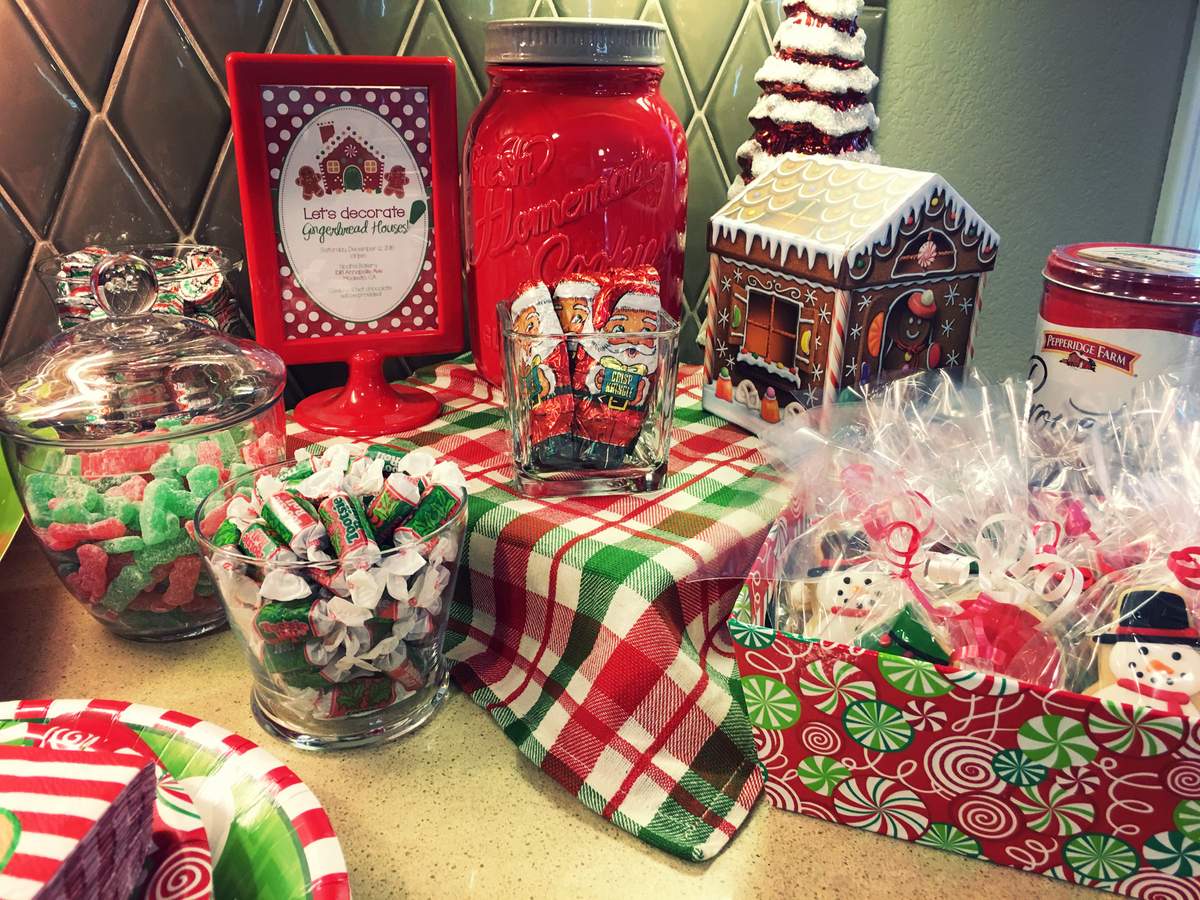 Gingerbread House Decorating Party - Christmas