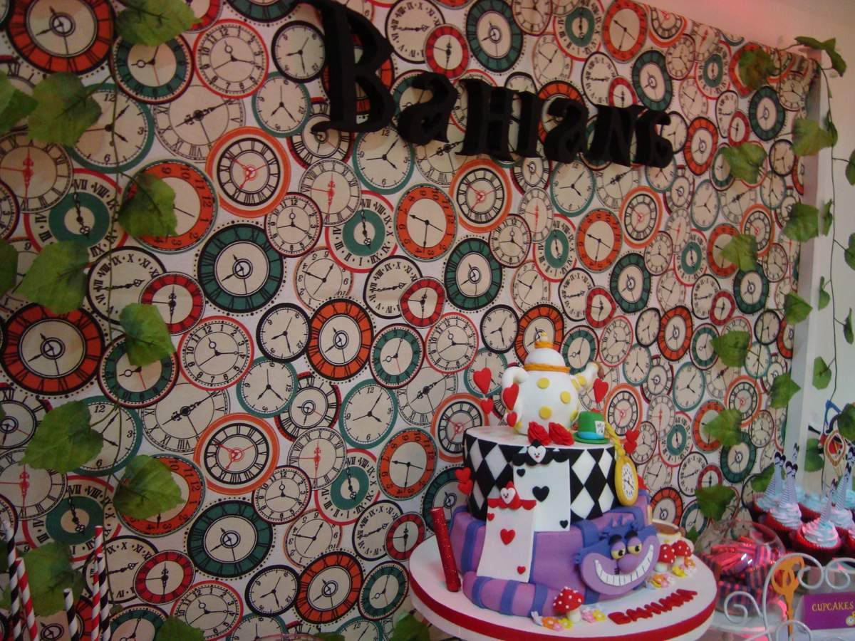 Bahiana in Wonderland - Alice in Wonderland