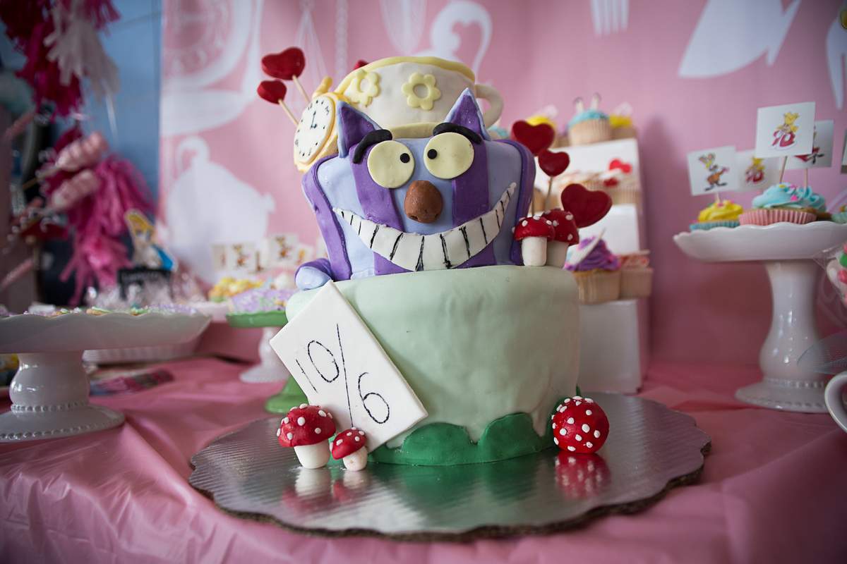 "Alice in wonderland"  Macarenas wonderland - Alice in Wonderland