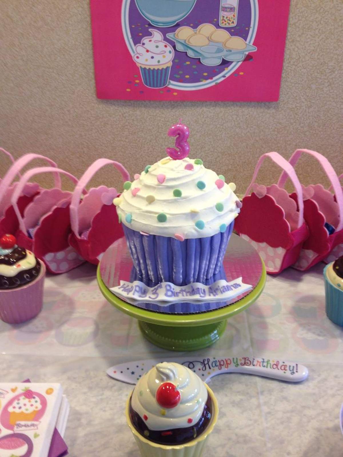 Ari's 3rd “Cupcake” Bday - cupcake