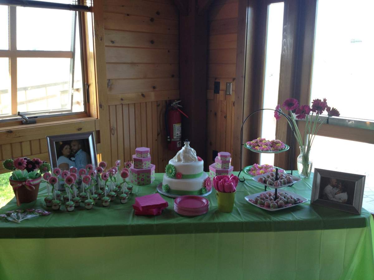 Lissy's Bridal Shower - Gerber Daisy/ Green & Pink