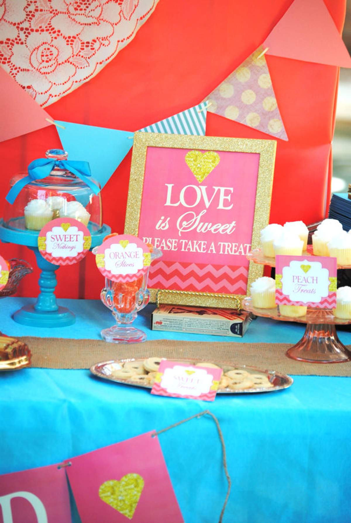 CORAL & GOLD LADIES NIGHT - Coral Shower