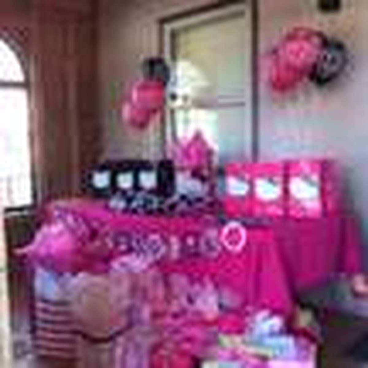 Kylies 1st birthday - Hello kitty