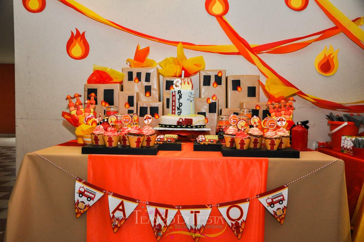 Antonio il pompiere!  - Fire Truck / Firefighter