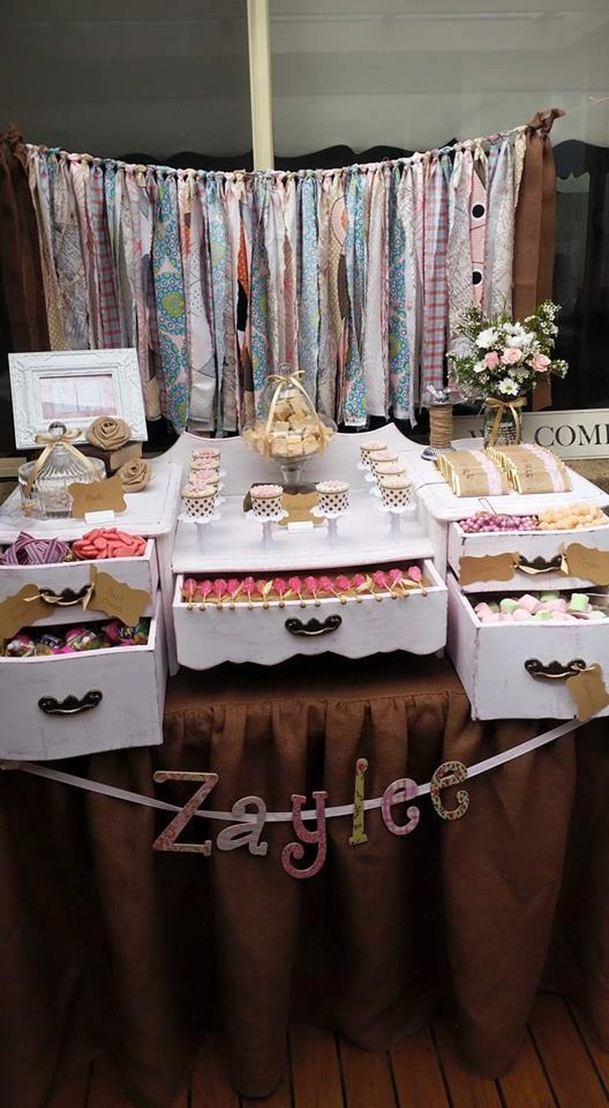 Kate's baby shower - Vintage 