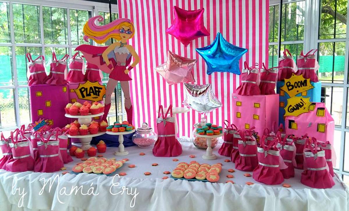BARBIE SUPERHERO - BARBIE SUPERHERO
