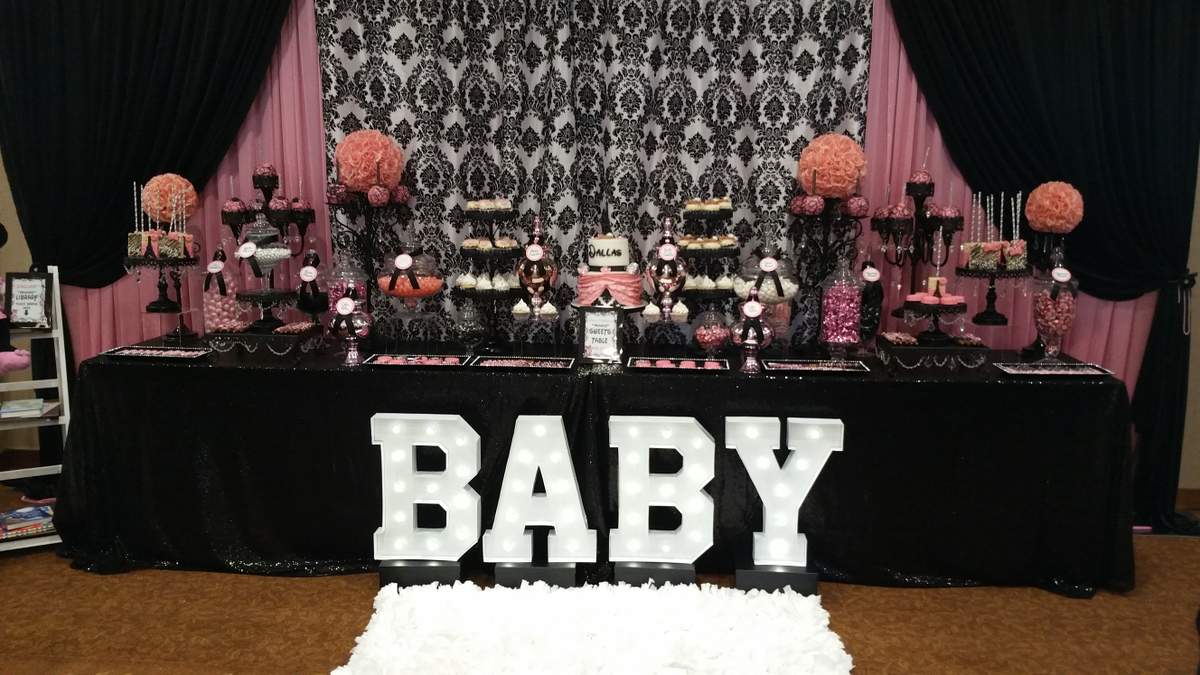 Baby Minnie in Paris - Minnie Mouse