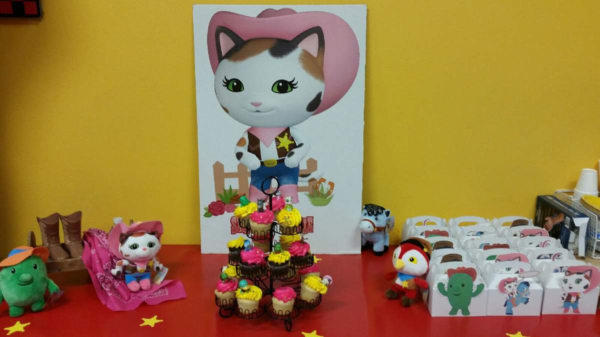 Saraye's 6th birthday party - Sheriff Callie