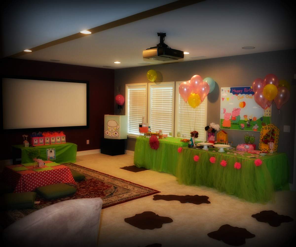 Rhea's Oink Oink Birthday Party - Peppa Pig