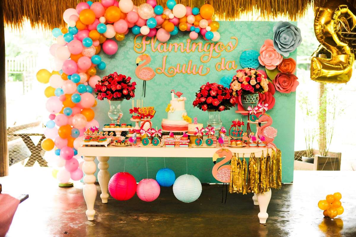 Lulu in the Land of Flamingos - Flamingos