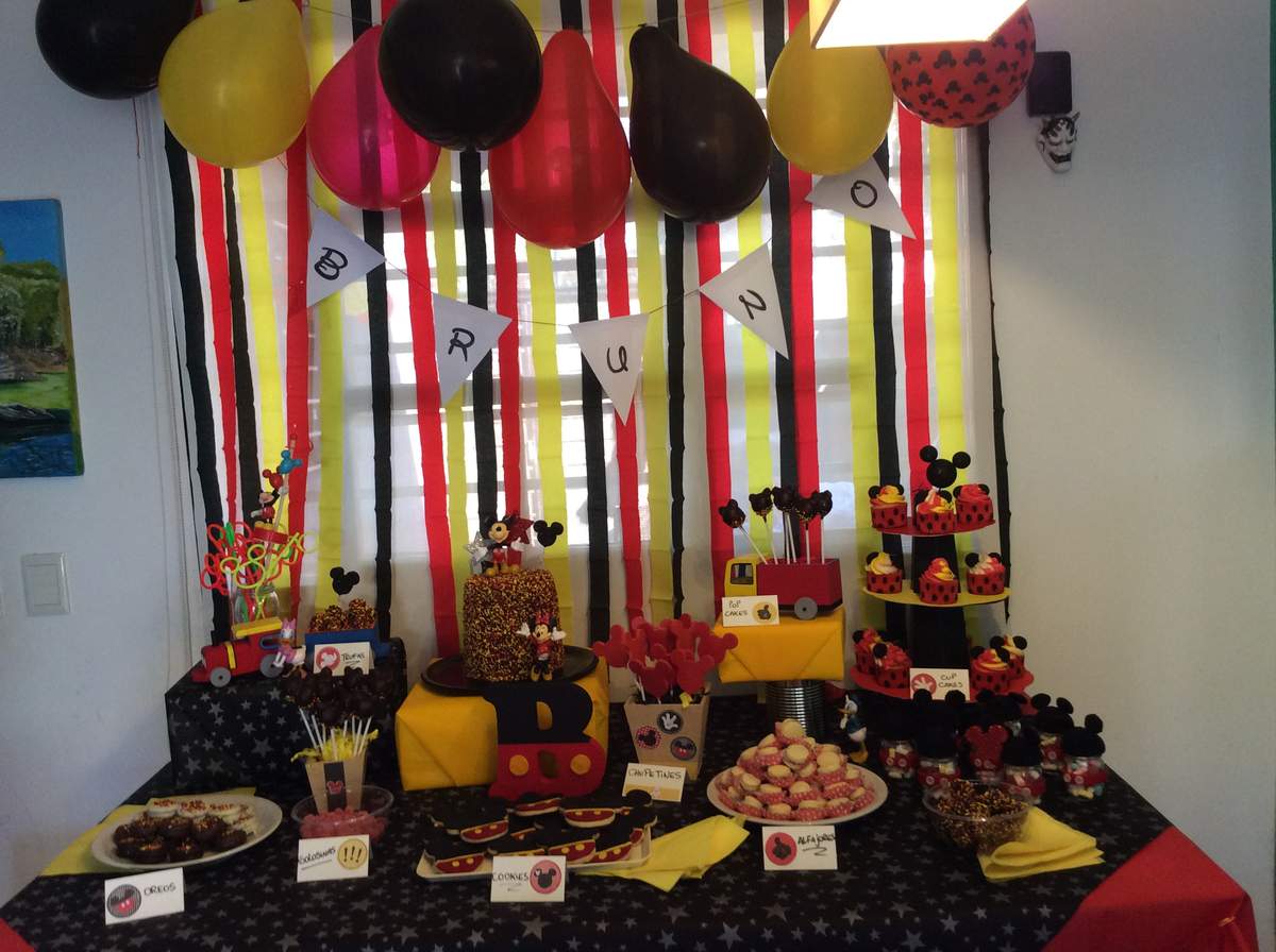 Mickey Mouse: Bruno cumple 2 años!!! - Mickey Mouse