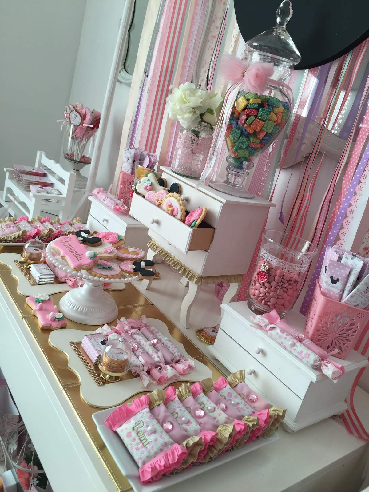 Shabby Minnie birthday party - Minnie Mouse