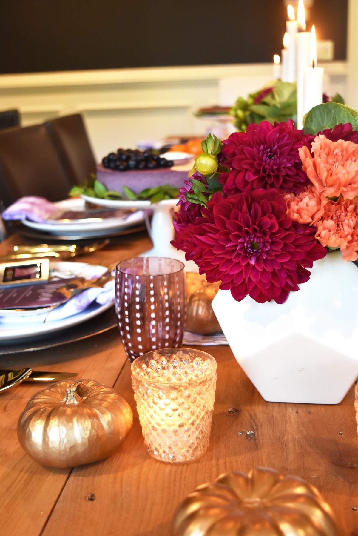 A Beautiful Thanksgiving at Home - Friendsgiving