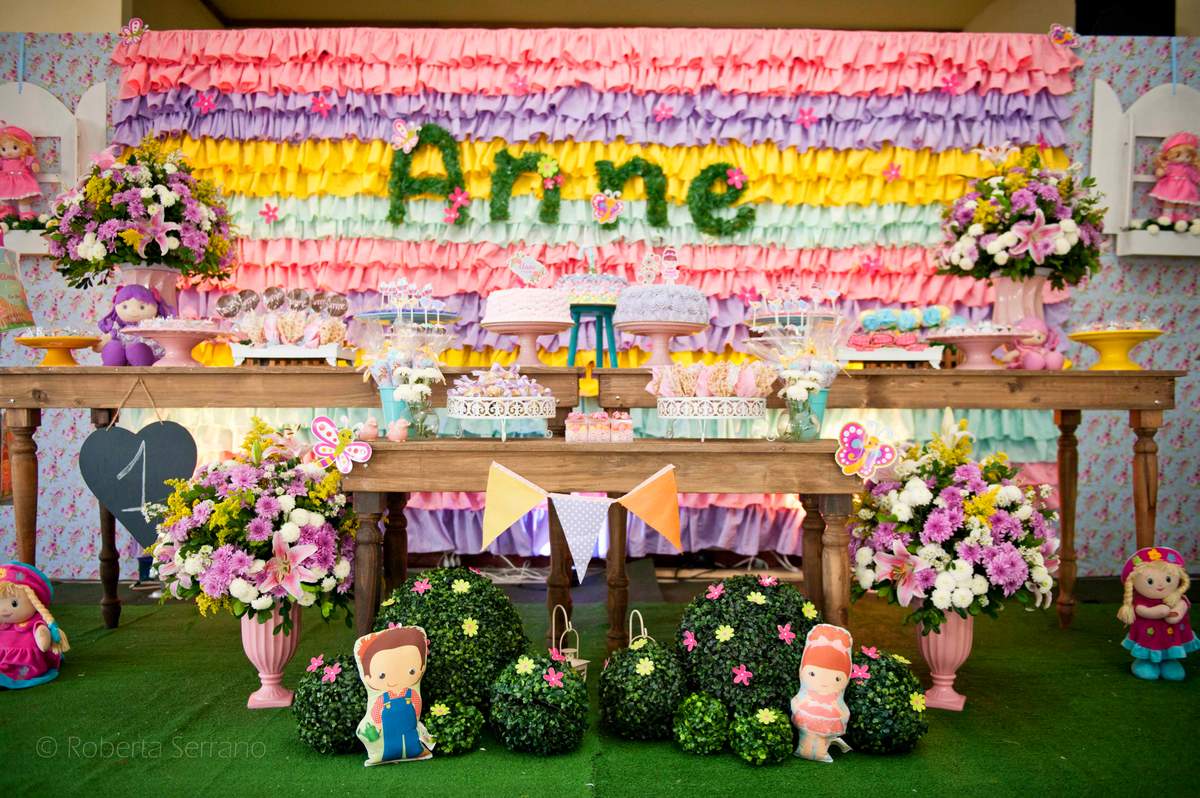 Doll's Garden party - Garden