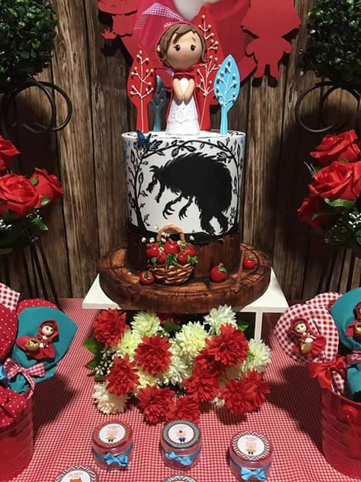 Sweet Little Red Riding Hood - Little Red Riding Hood