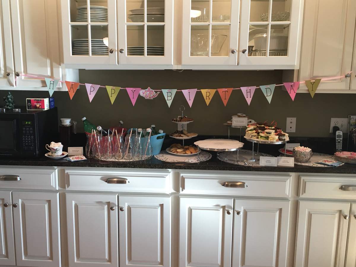 Lyla Turns 3 (& a little bit 5!) - Alice in Wonderland