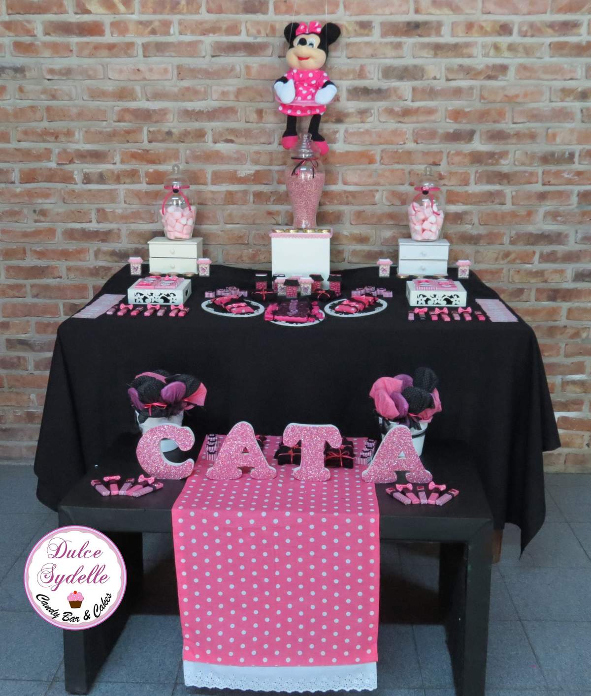 Glam Minnie Mouse birthday party - Minnie Mouse