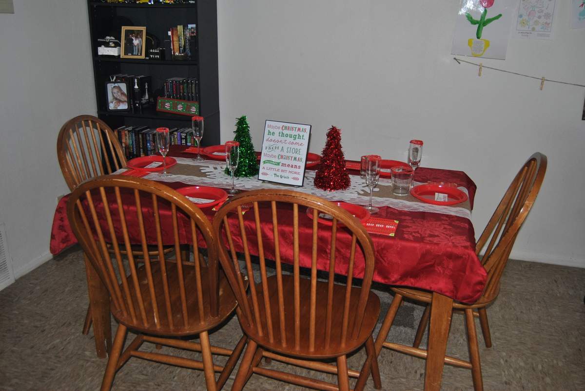 Intimate Christmas Dinner - How the Grinch Stole Christmas