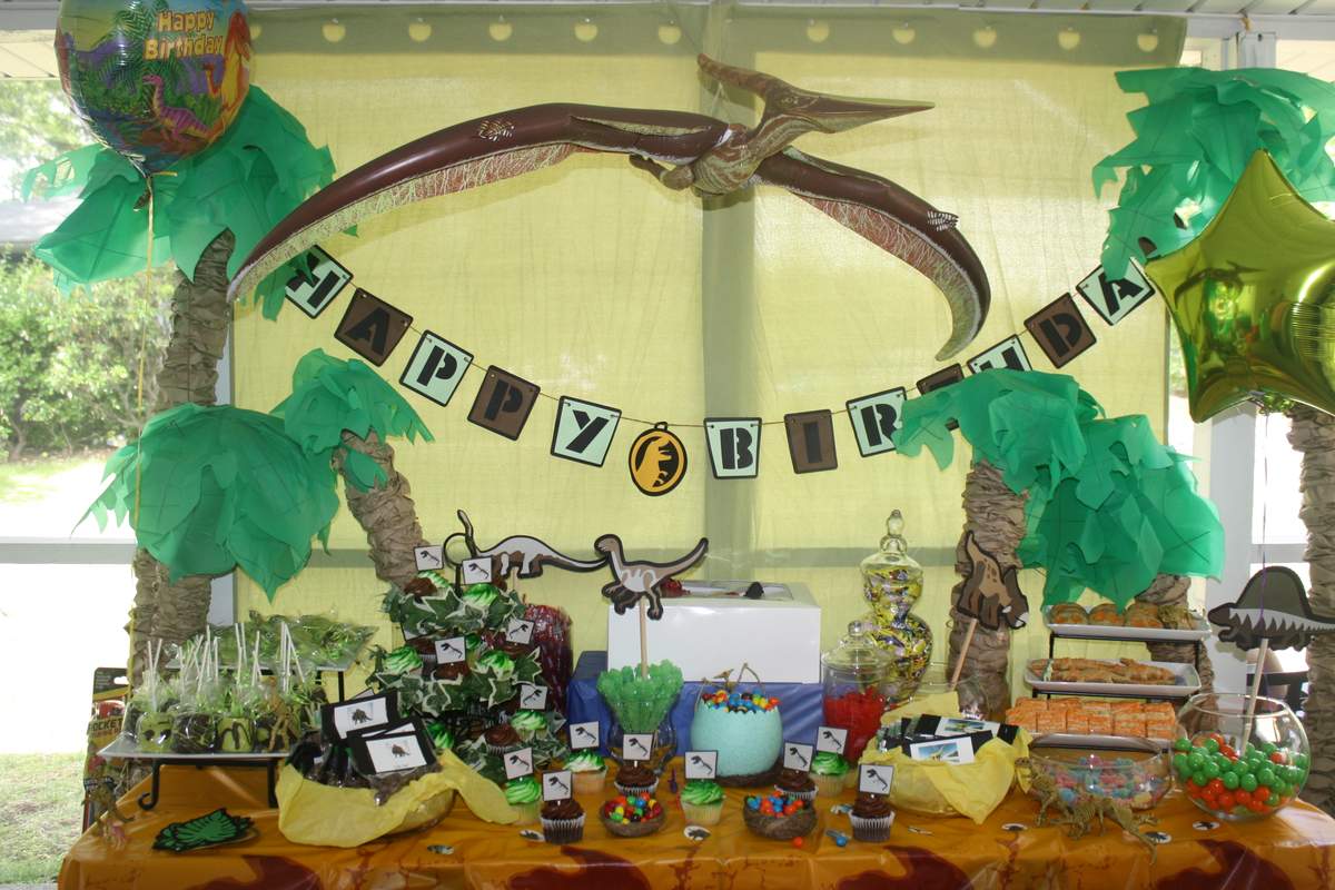 Luca's PreHistoric Bash - Dinosaurs