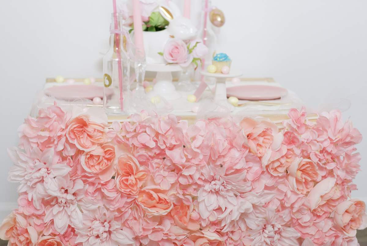 Eggs-Tra Charming Easter Tablescape - Bunny Easter Party