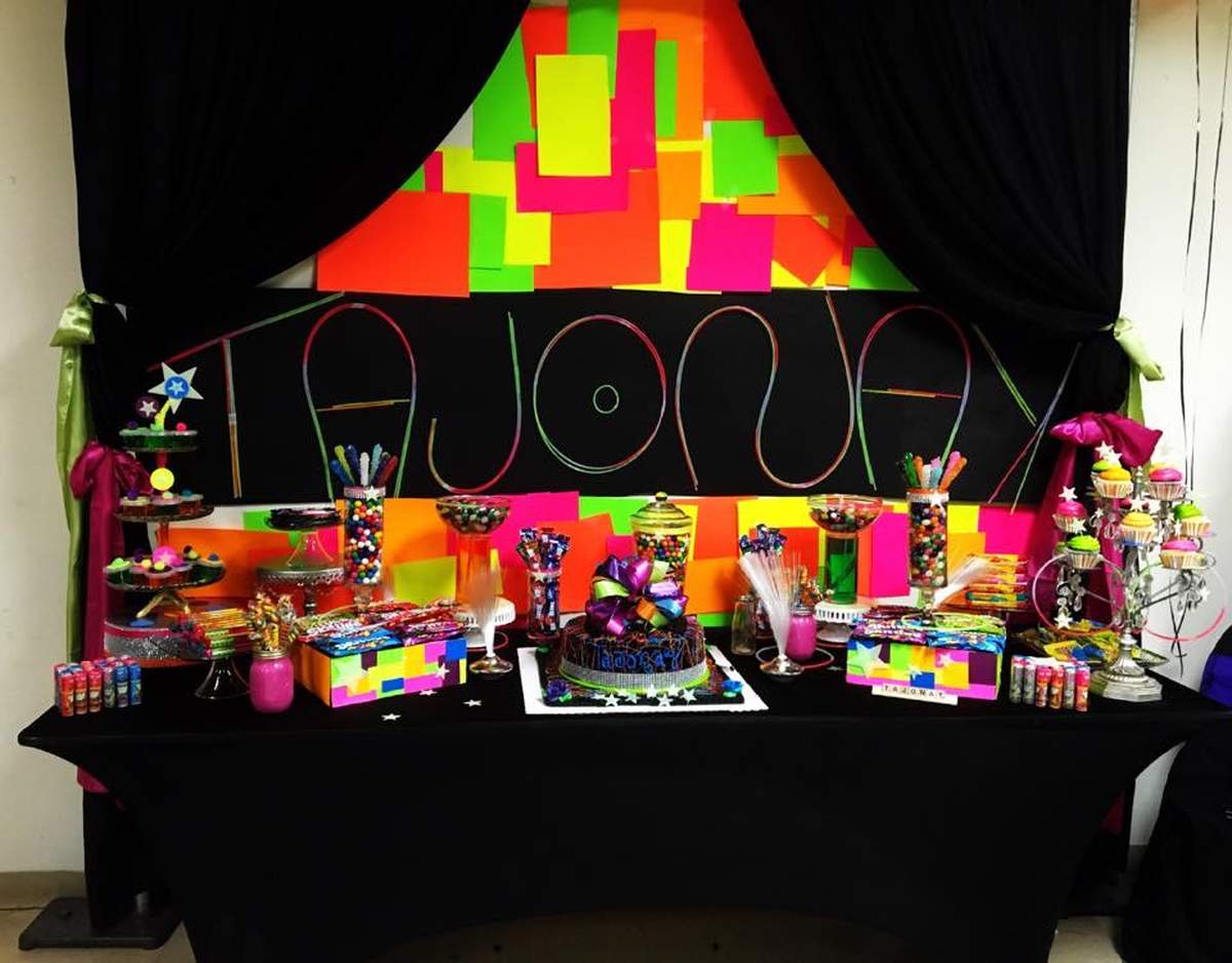 Tajonay Glow in the Dark Party - Neon / Glow in the Dark