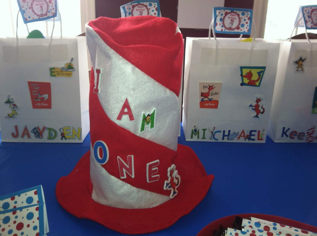 Jordan's Seusstastic 1st Birthday party - Dr. Seuss