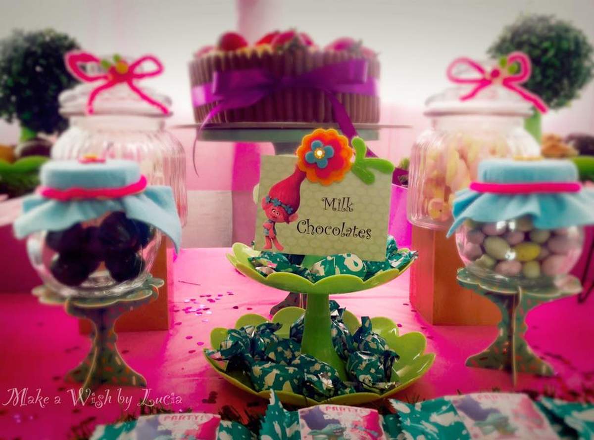 "Find You Happy Place" Trolls birthday party - "Trolls"