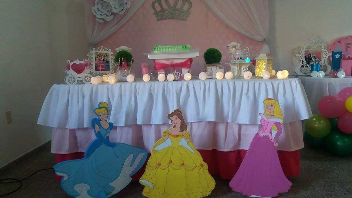 Faustina's Princess birthday party - Princess