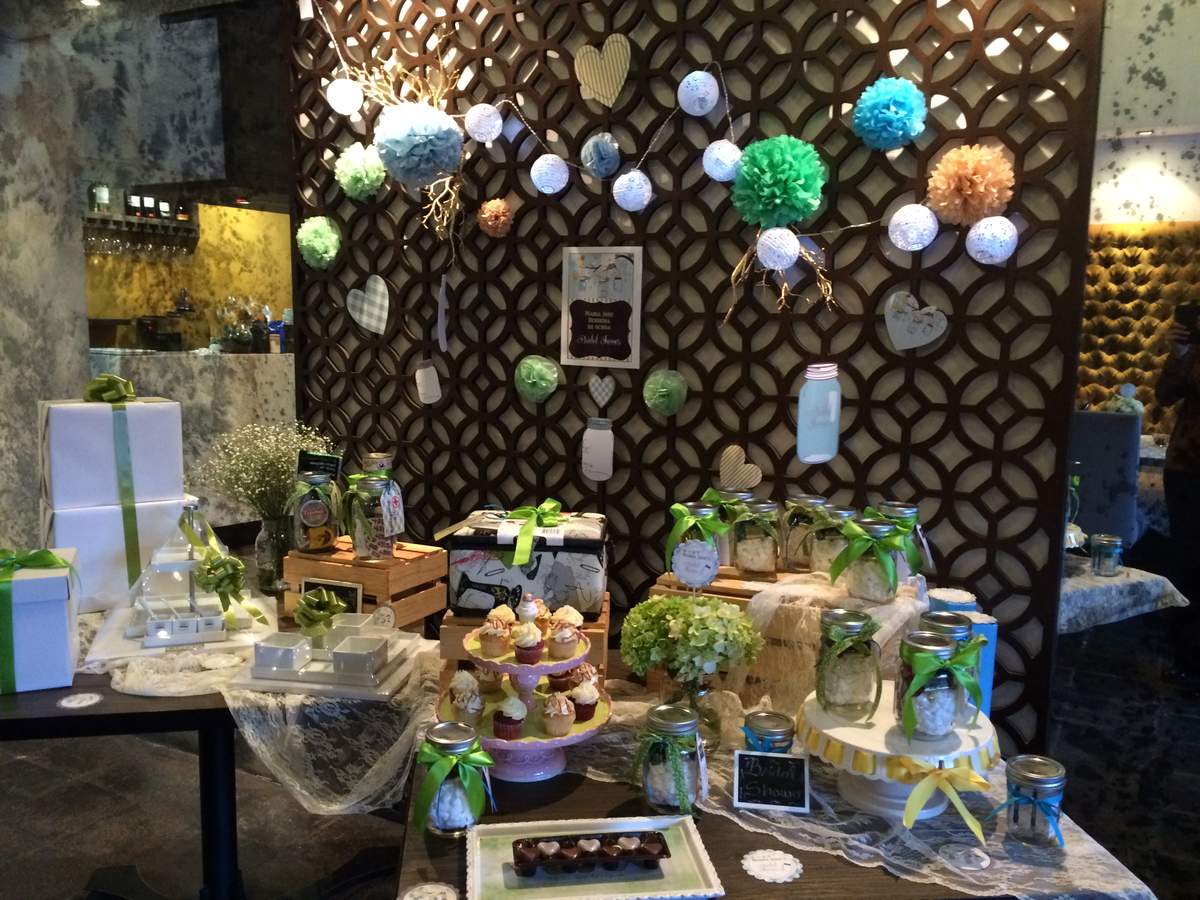 Majo's Bridal Shower - Mason Jars