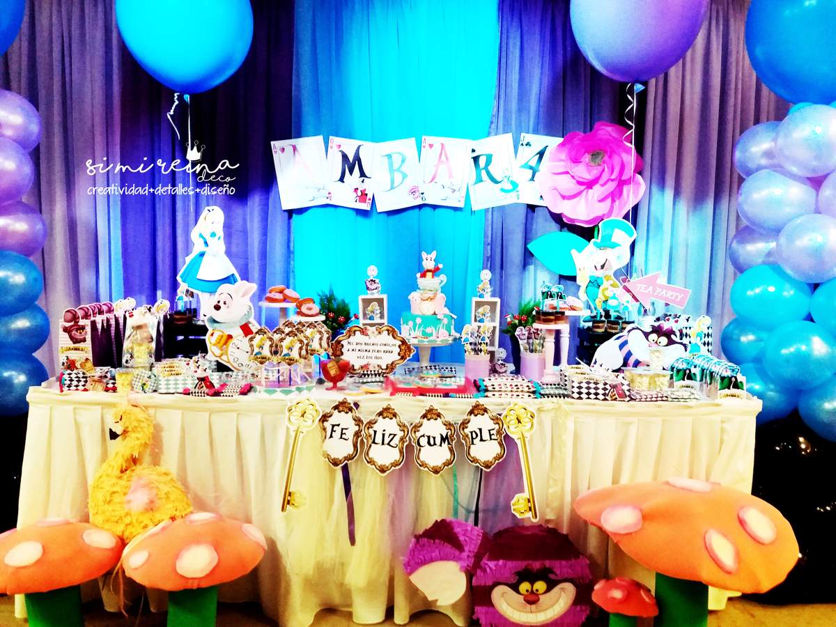 Ambar en el pais de las maravillas - Alice in Wonderland