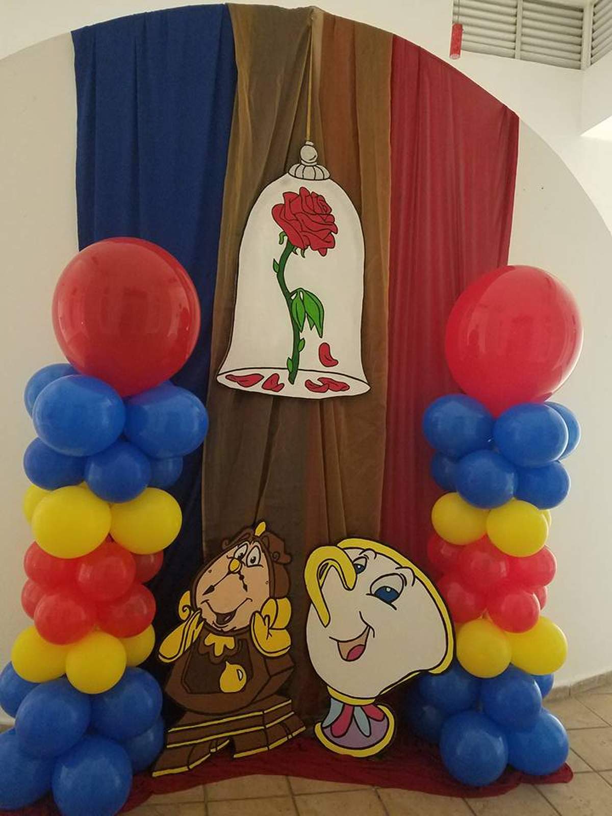 Kindergarten graduation - Beauty and The Beasy
