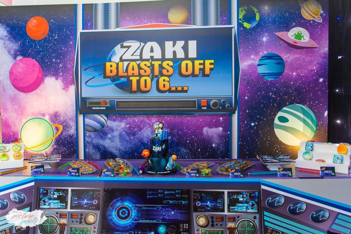 Zaki's space adventure.. - Miles of Tomorrowland 