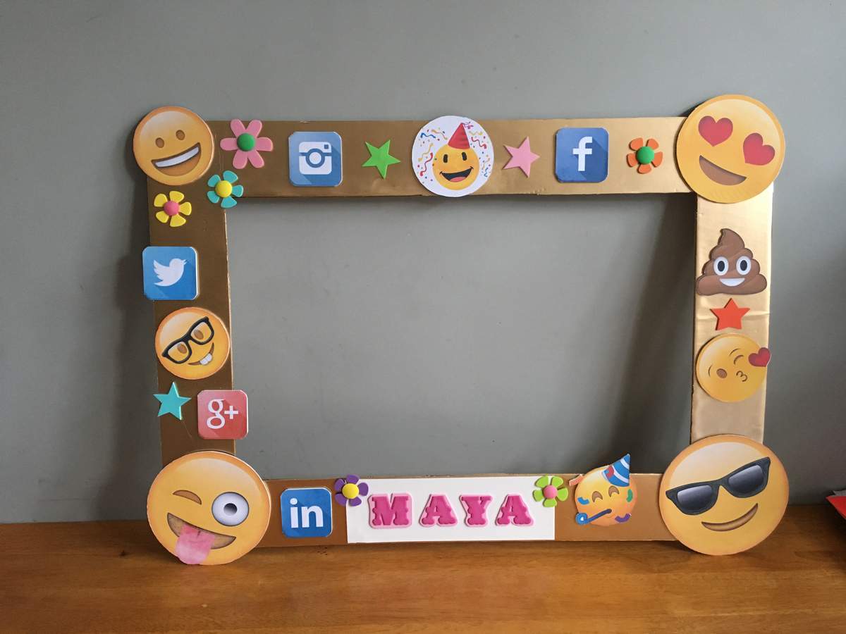 Maya's emoji party - emoji
