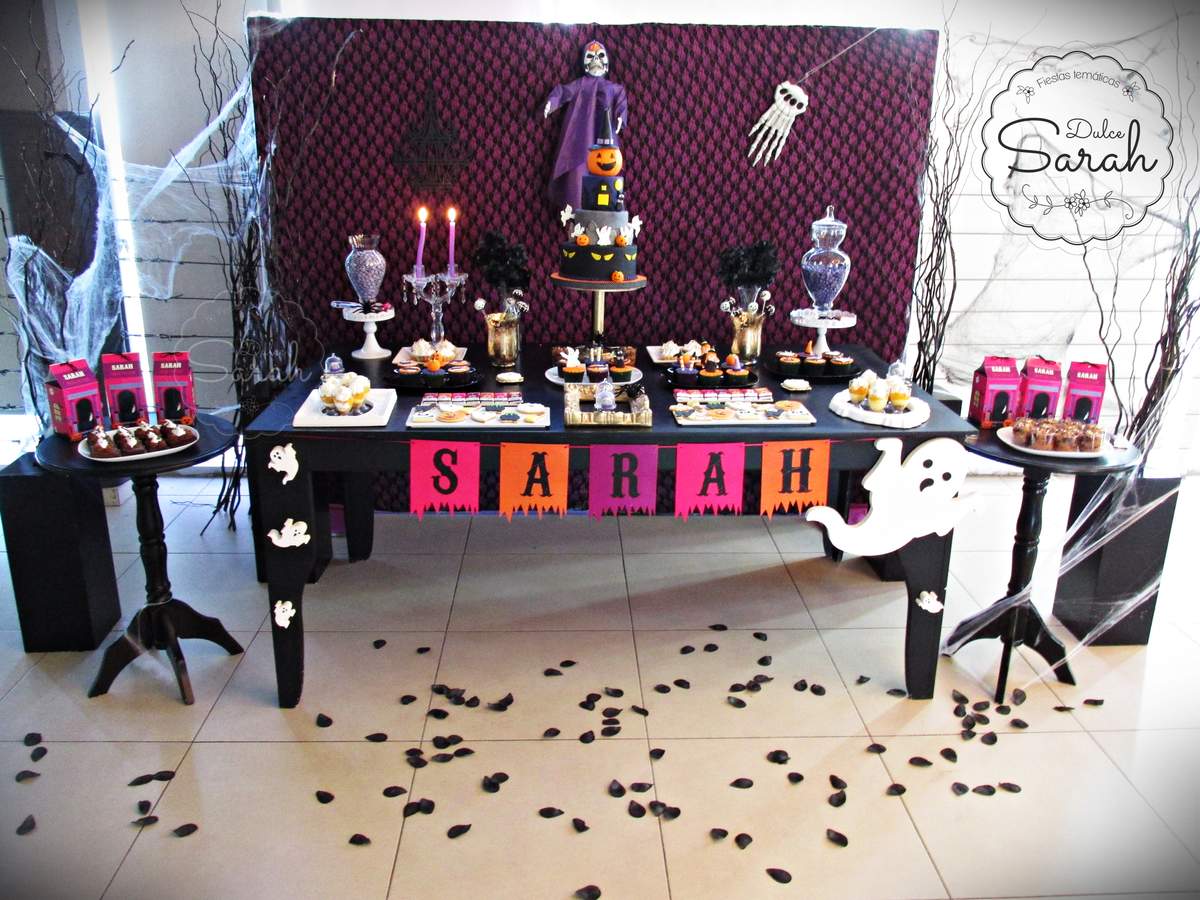 Una mesa escalofriante - Halloween