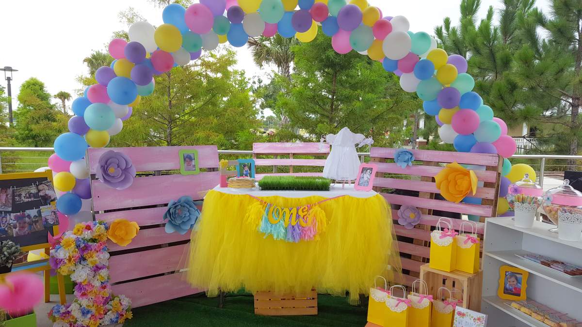 Elianaliz turns ONE - Pastel rainbow and flowers
