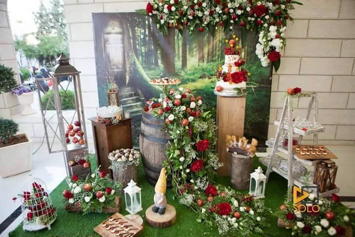 Snow white enchanted Bridal shower - enchanted snow white 