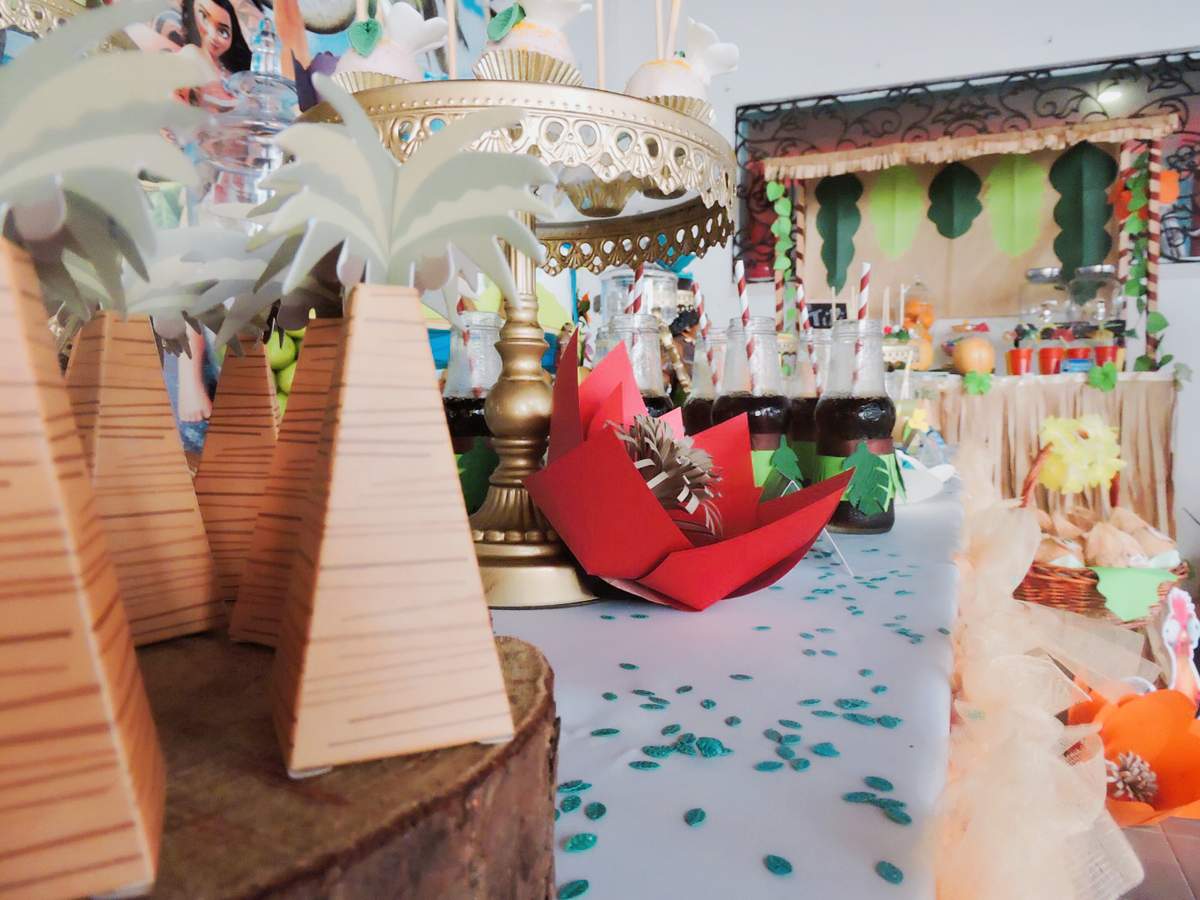 Arielle's Moana 6th Birthday Bash - Moana