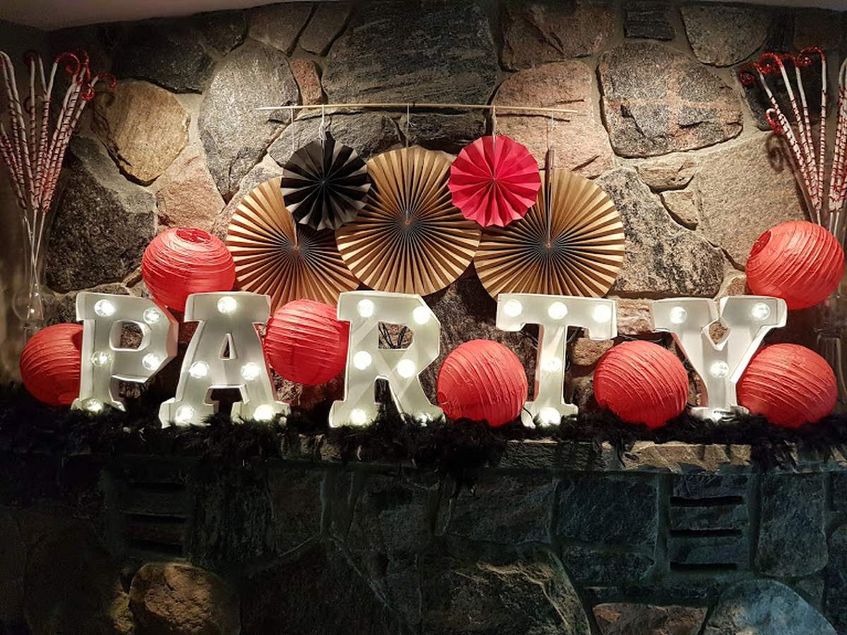 Alice in Wonderland birthday party - Alice in Wonderland/Mad Hatter's Tea/Cocktail Party