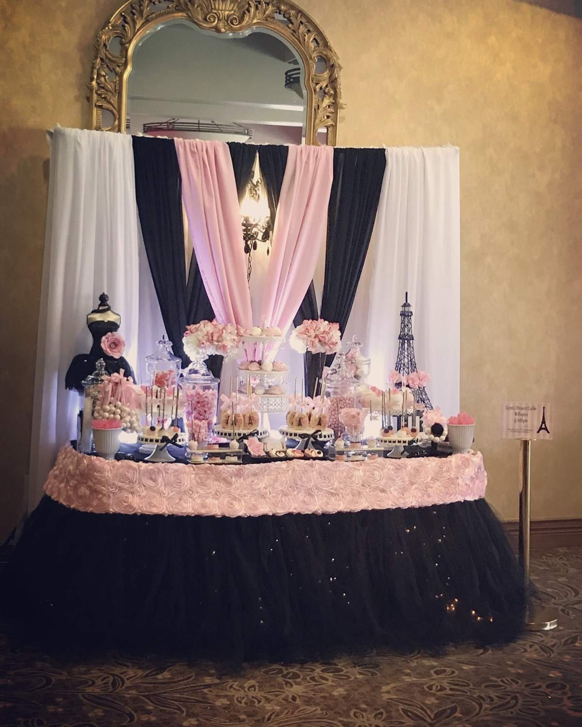 Daisy Paris Quince  - Paris theme 