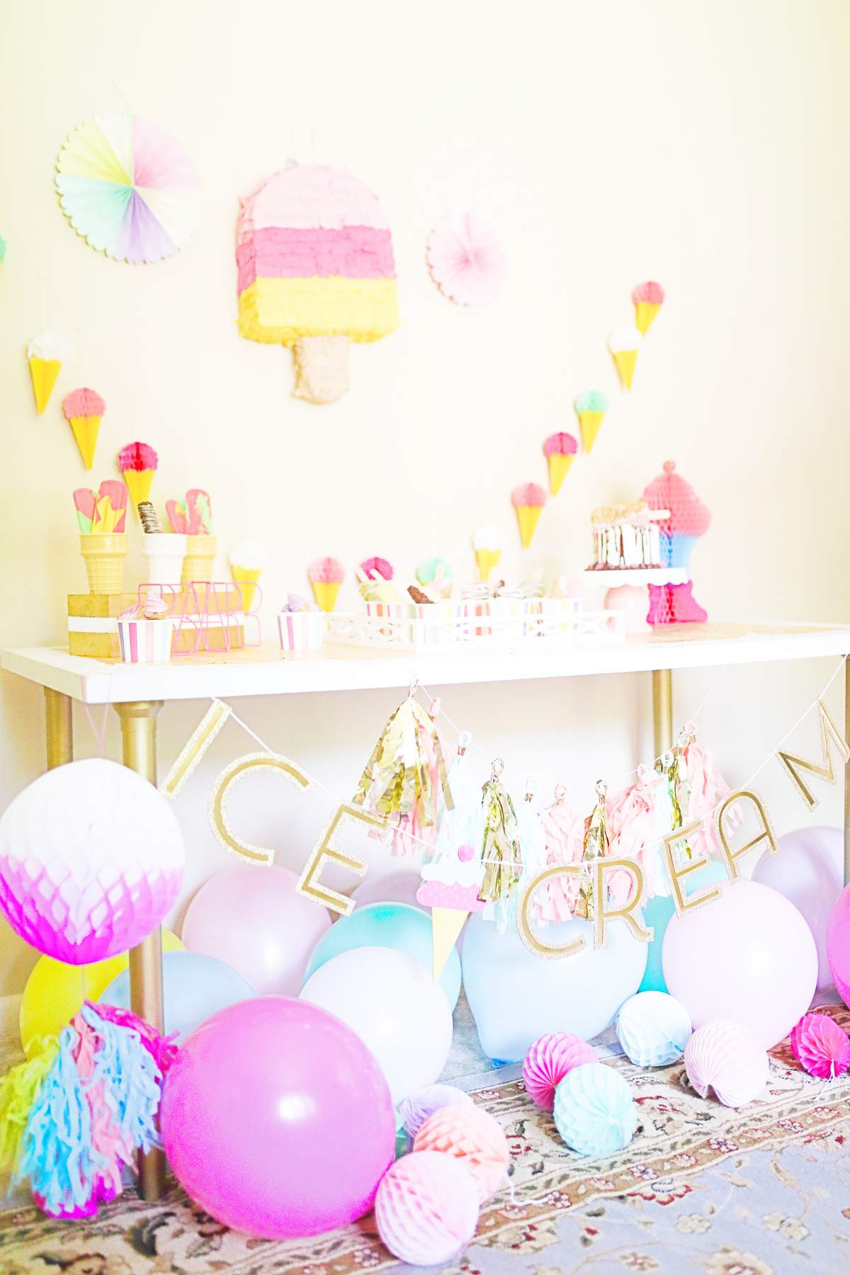 Ice Cream Pop Bar / Summer "Ice Cream Pop Bar and Outdoor Games Party" Catch My Party