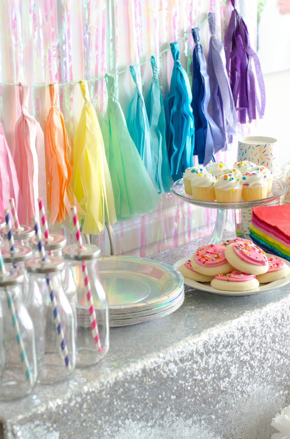 Evi's Rainbow Unicorn Party! - Unicorns
