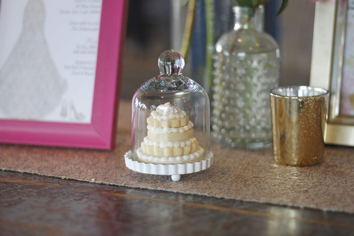 Love / Romance Bridal/Wedding Shower Party Ideas Photo 2 of 58