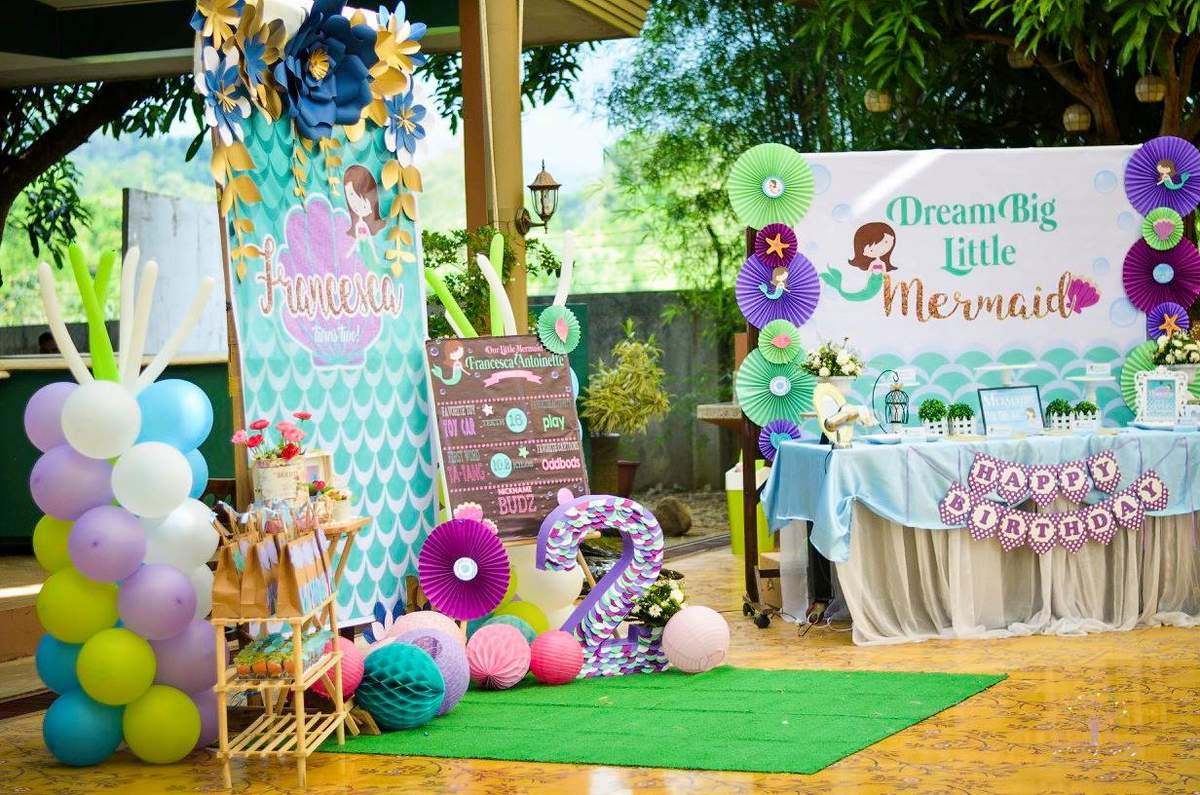 Mermaid birthday party - Mermaids