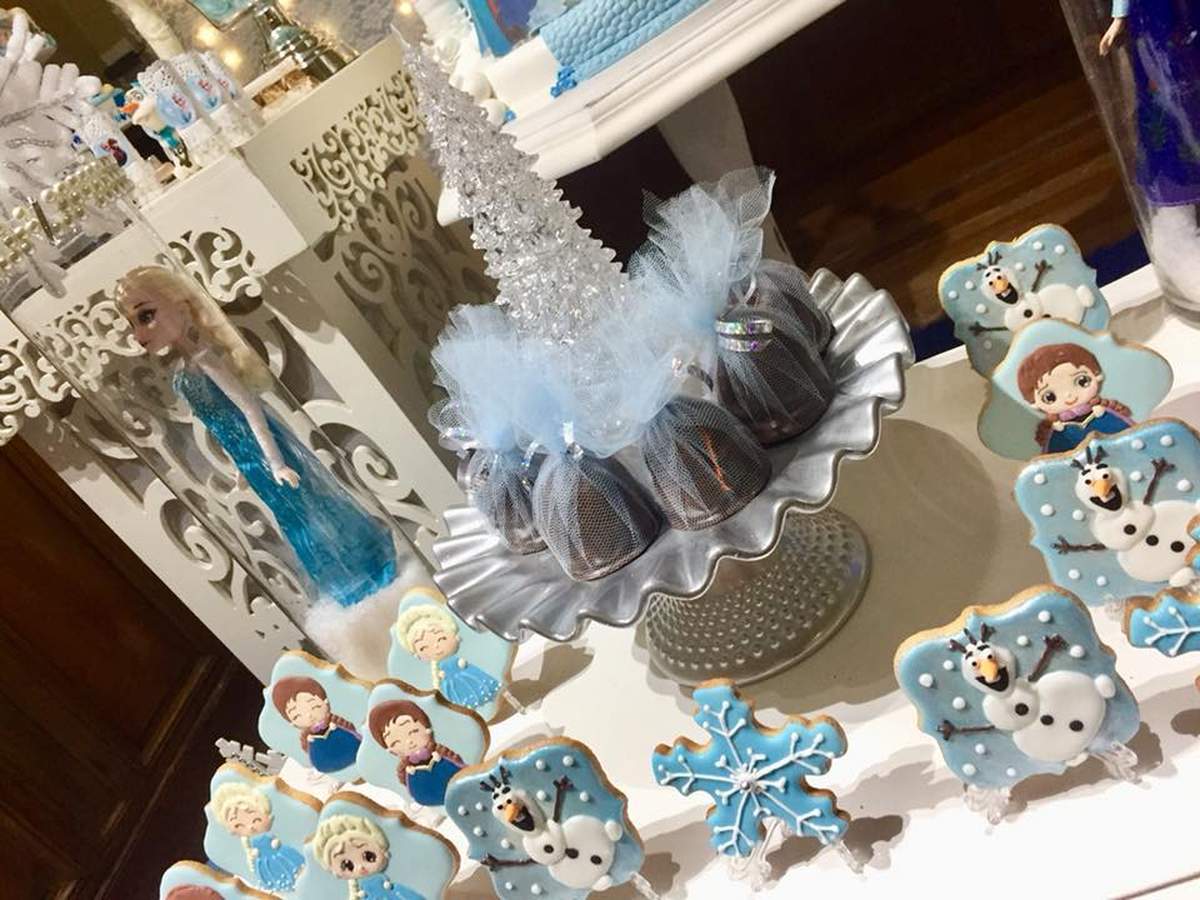 Magic Frozen birthday party - FROZEN MAGIC