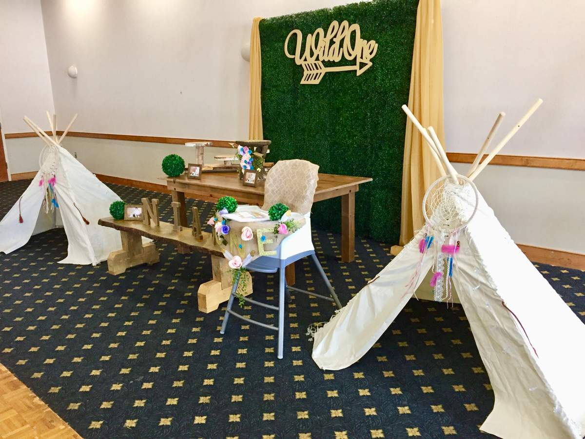 Wild “ONE” boho birthday party - None