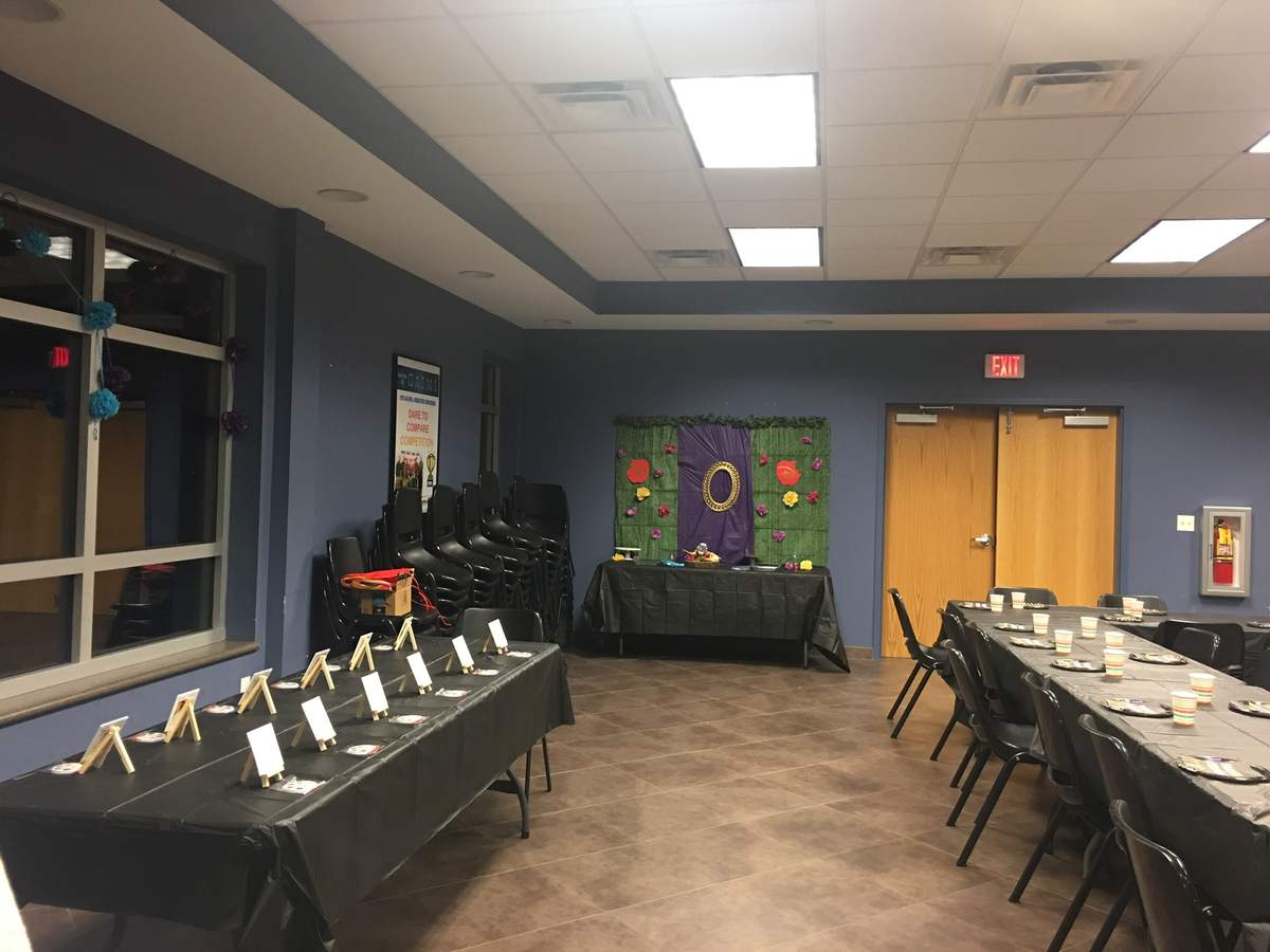  Descendants Party: Dizzy’s Studio - Disney Descendants