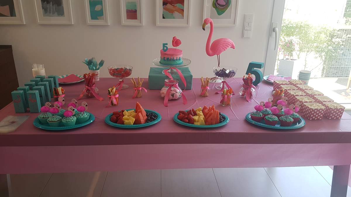 Mingle with the Flamingo  - Flamingos