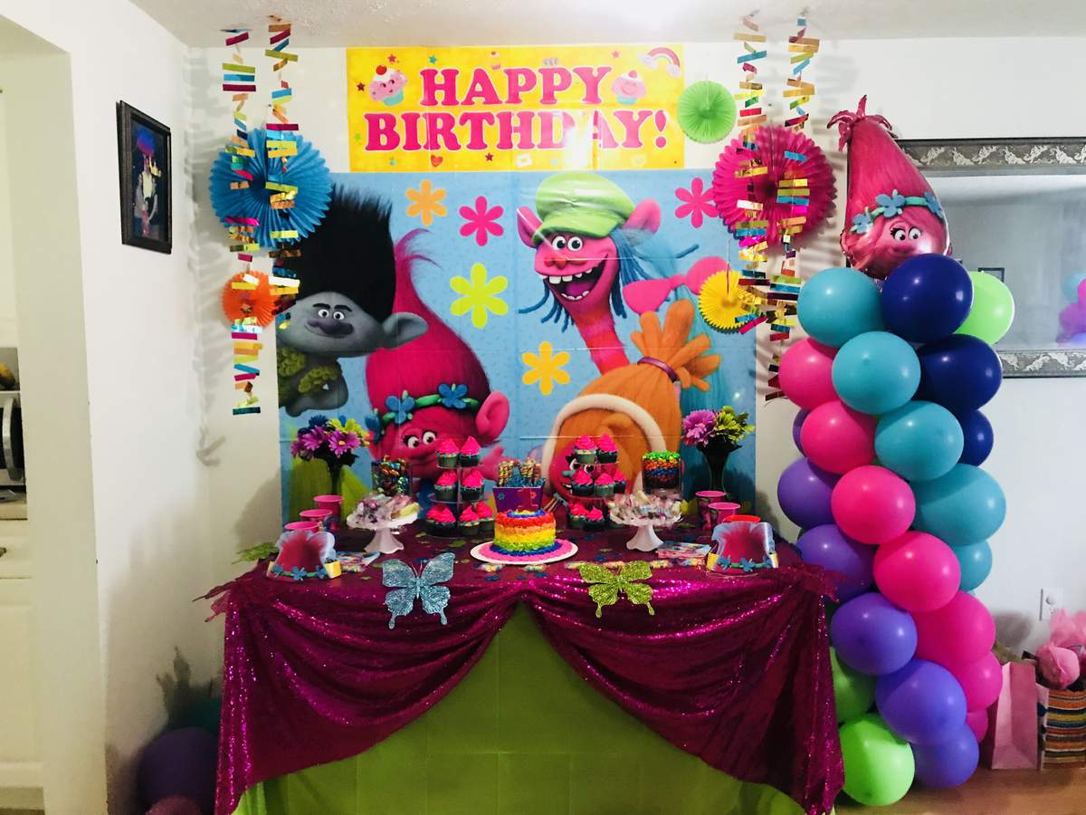 Penelope’s Trolls 1st birthday party - Trolls